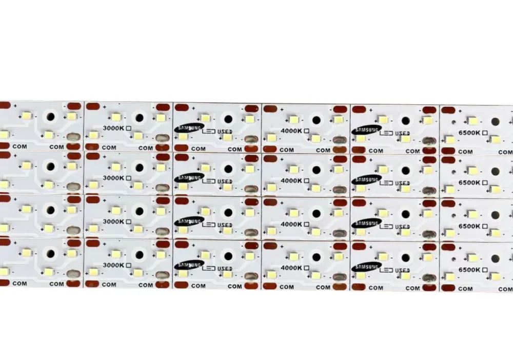 لوحة دوائر مطبوعة LED مجمعة مسبقًا من سامسونج 2835 بطول 50 سم